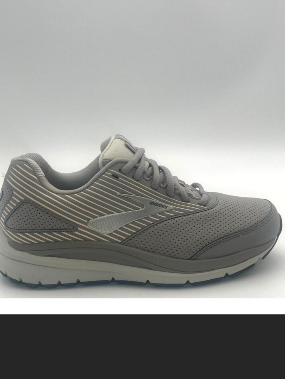 Brooks Addiction Walker Sneaker Women's 10.5B, Grey/Purple